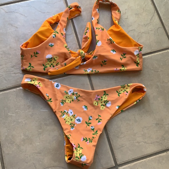 Bathing suit - Picture 2 of 3